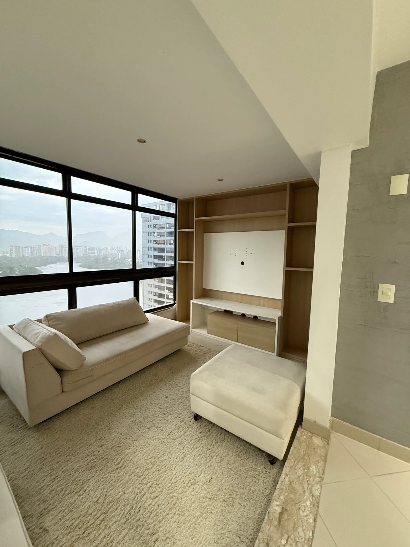 Floor-to-ceiling windows in a one-bedroom apartment, 62 m² — photo 11