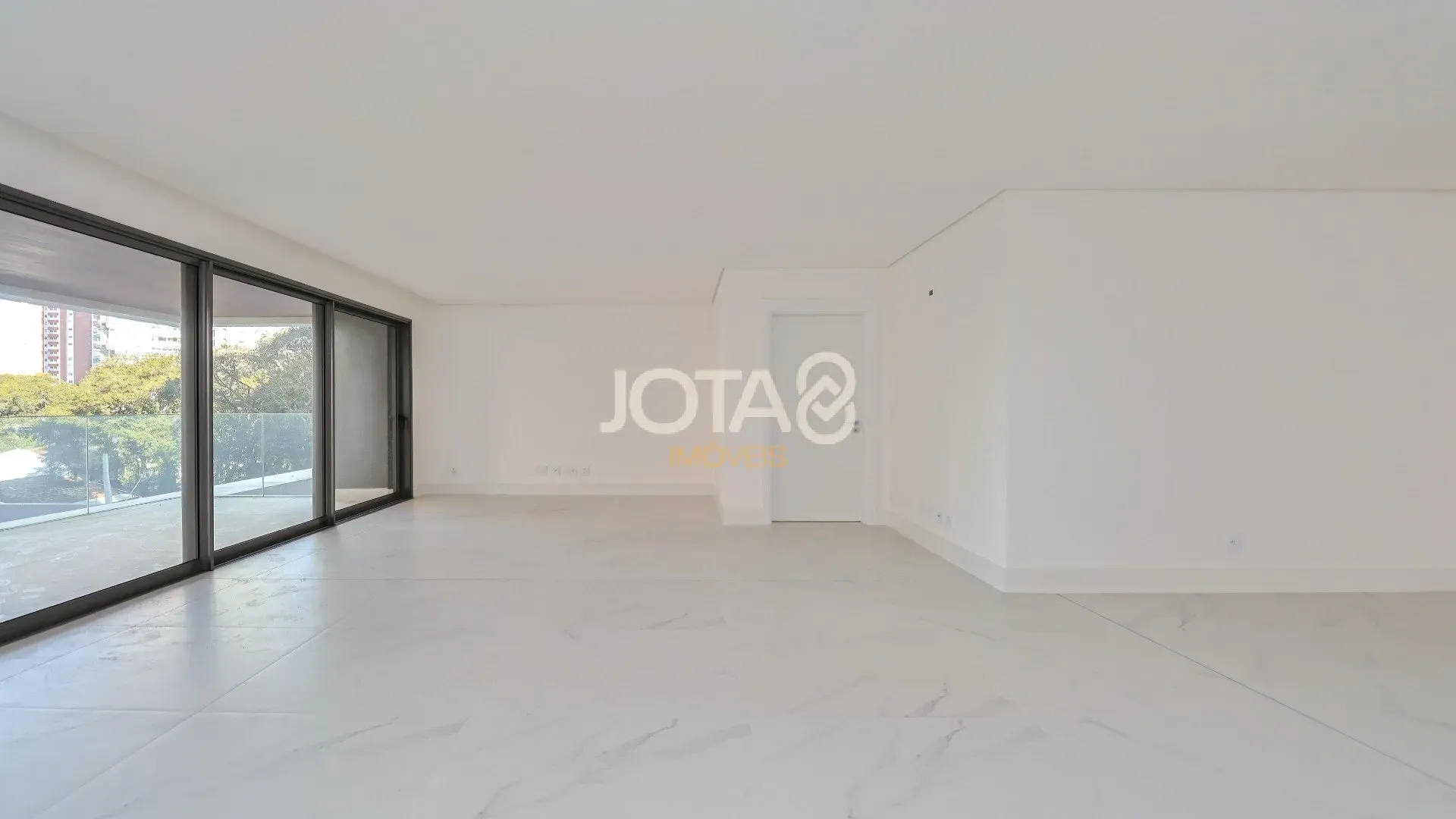 Квартира з 3 спальнями-сюїтами 193 м² і 4 паркомісця — photo 27