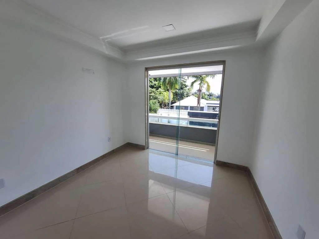 House with 4 ensuites and open-plan kitchen, 296 m² — photo 17