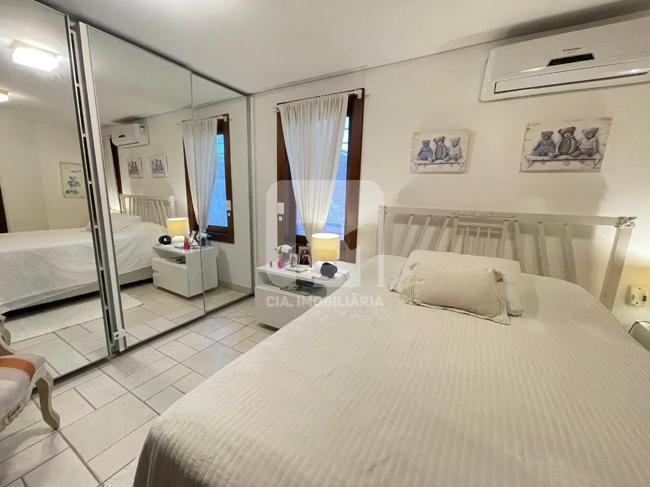 Furnished 350 m² house with 6 bedrooms and 3 suites — photo 11