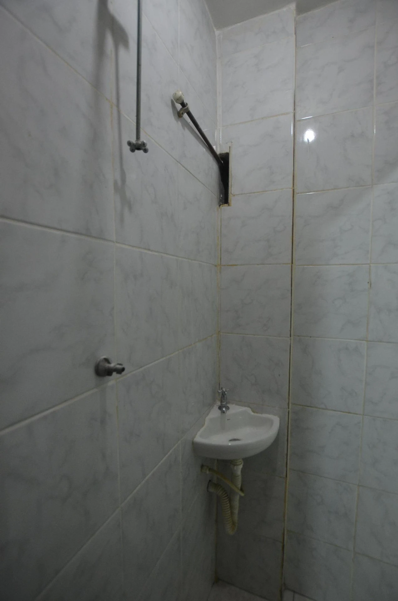 3-bedroom apartment with 2 bathrooms and no parking