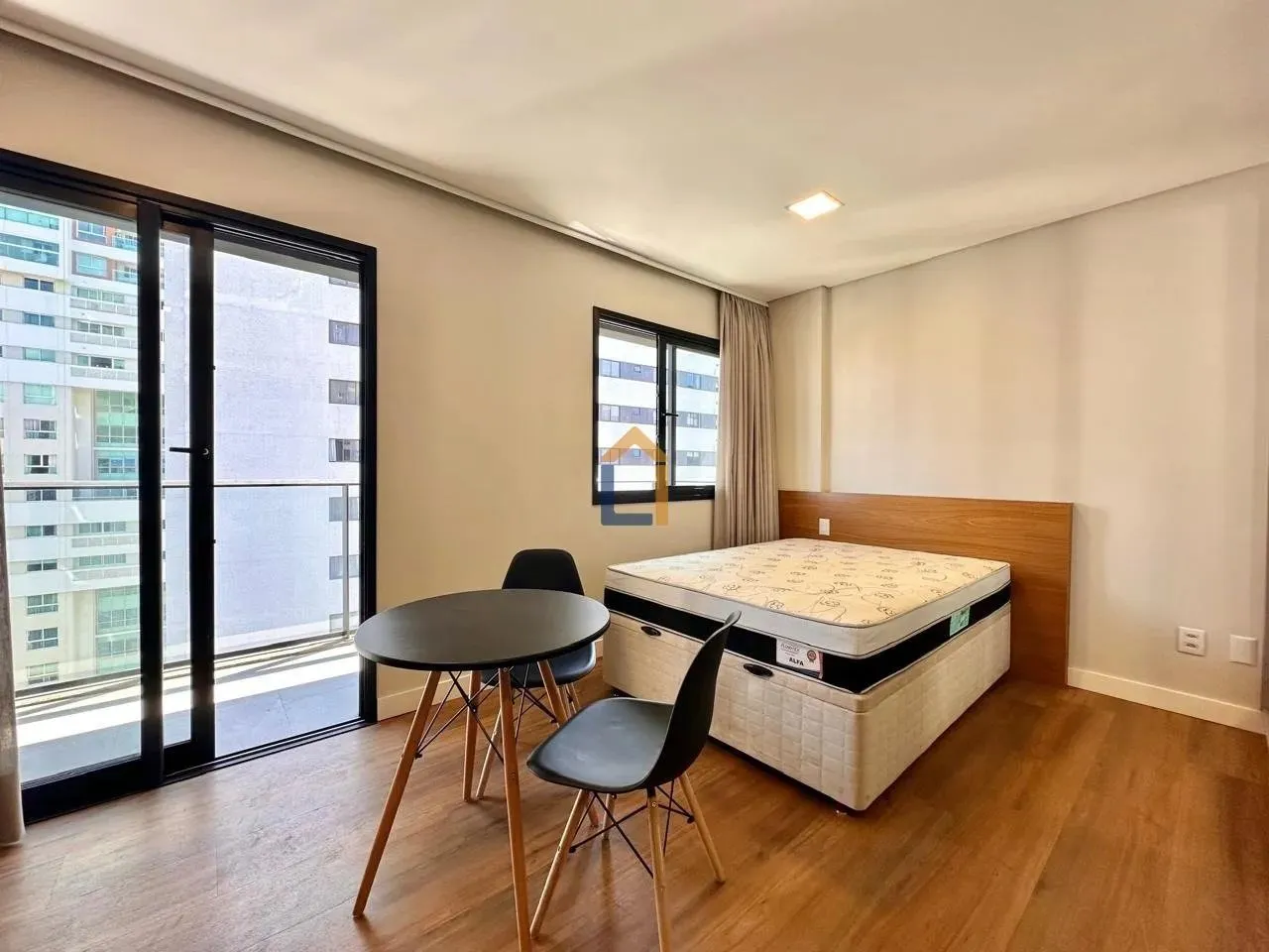 Furnished apartment with 1 en-suite bedroom and 30 m² — photo 2
