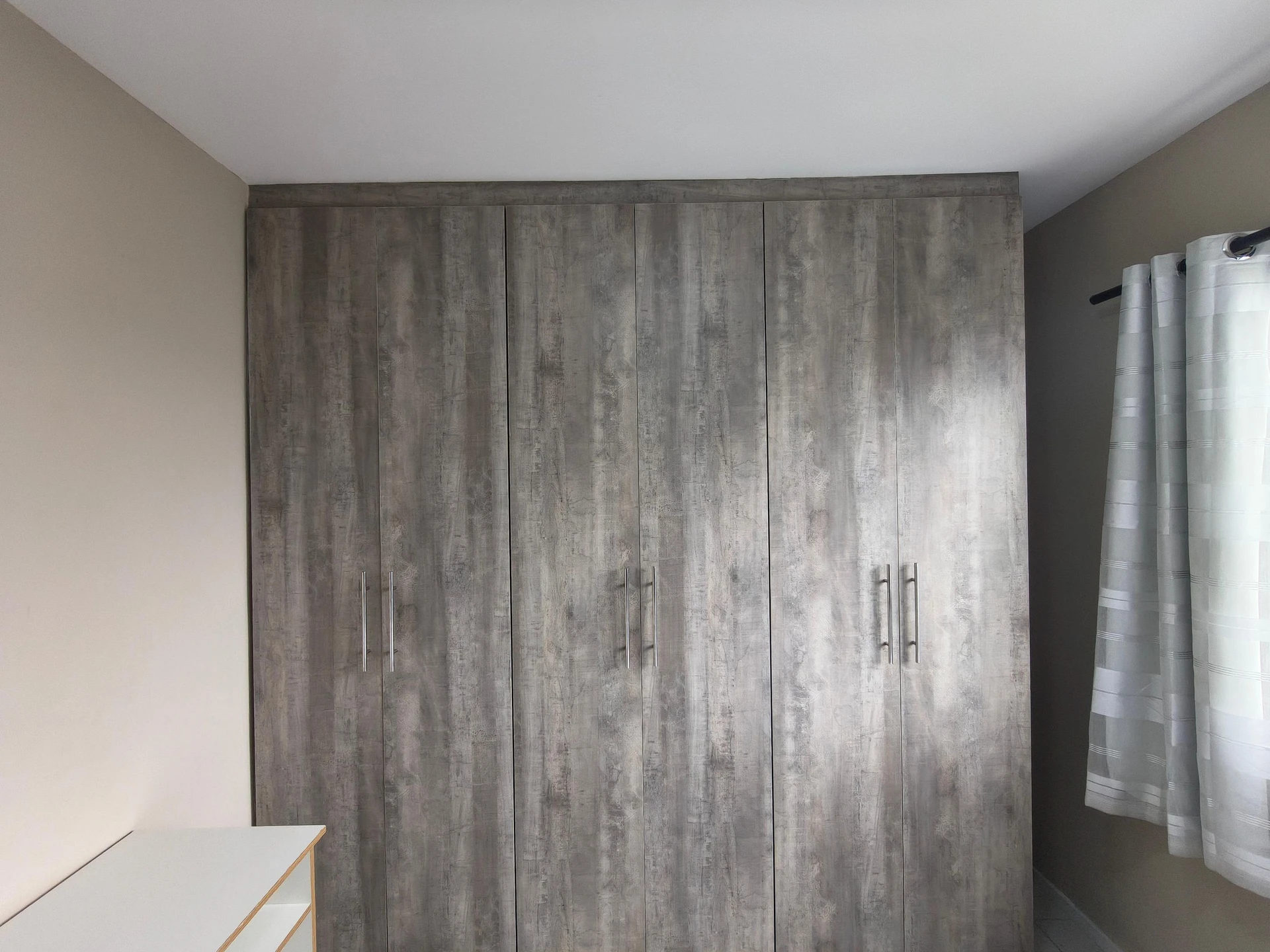 3-bedroom apartment with a mountain view — photo 19