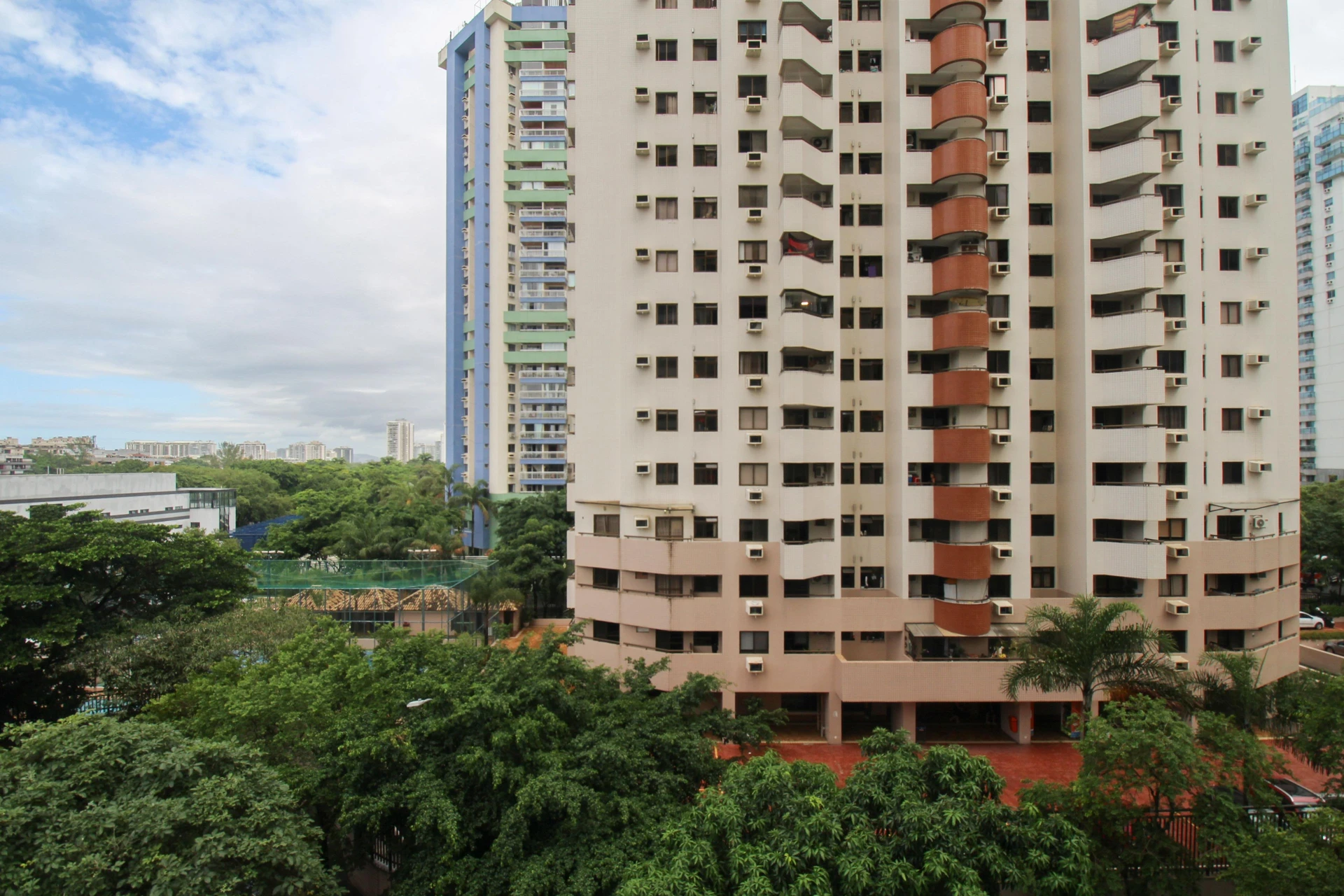Apartamento mobiliado com 2 quartos e varanda envidraçada — photo 31