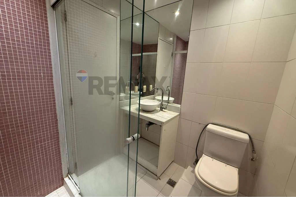 Furnished 4-bedroom apartment with 246 m² — photo 2