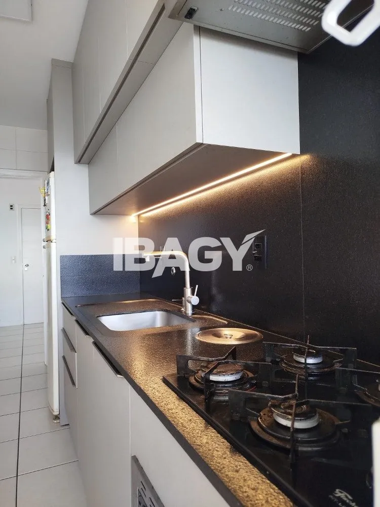 Furnished 3-bedroom apartment with 126 m² — photo 2