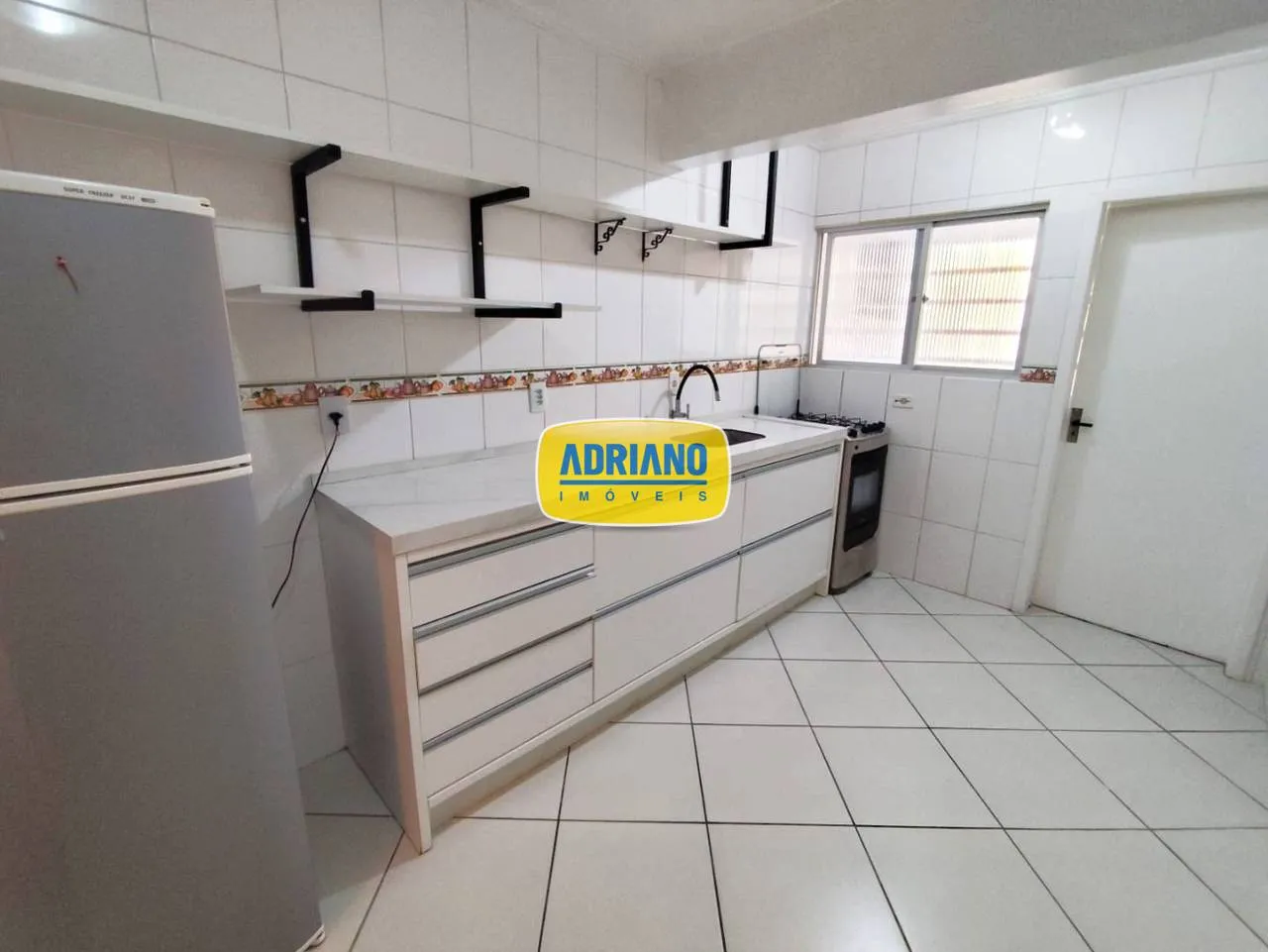 Квартира з 2 кімнатами та балконом і відкритою кухнею — photo 7