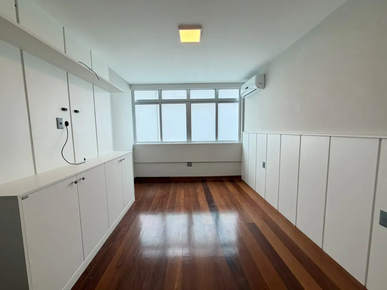 Apartamento de 465 m² com vista para a água e banheira — photo 7