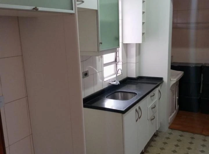 90 m² duplex-style apartment with terrace and 1 en-suite — photo 2