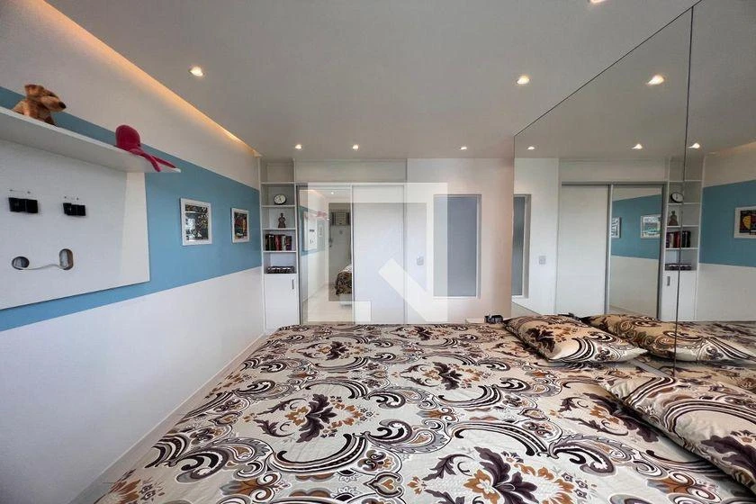 2-bedroom apartment in a building with a gym — photo 9