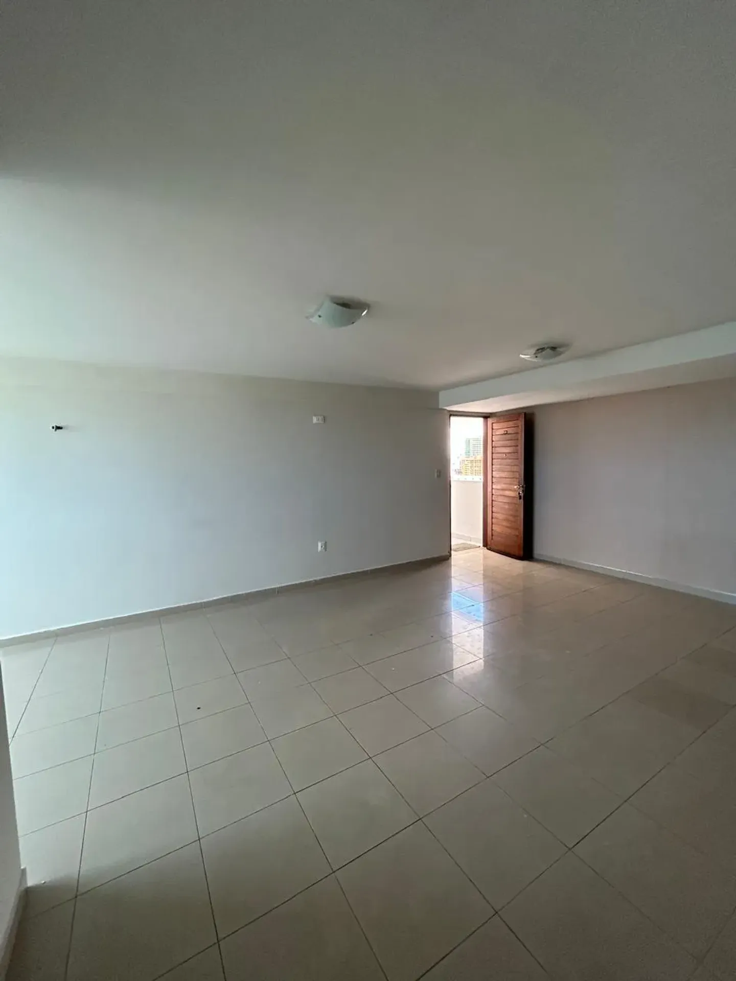 Вид на воду и 3 спальни: квартира 109 м² — photo 20