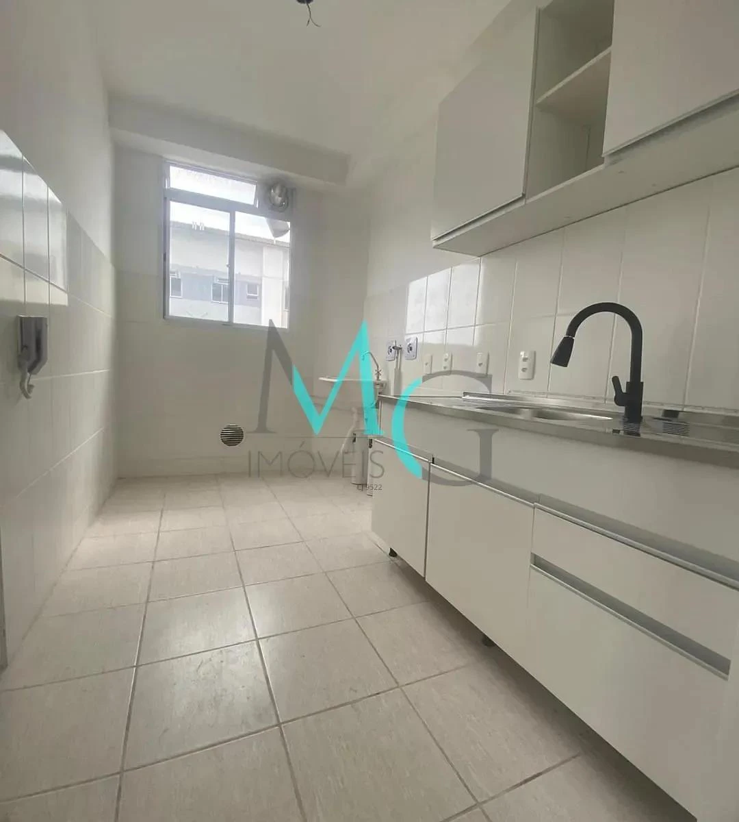 Apartment with 2 bedrooms and a separate fitted kitchen — photo 8