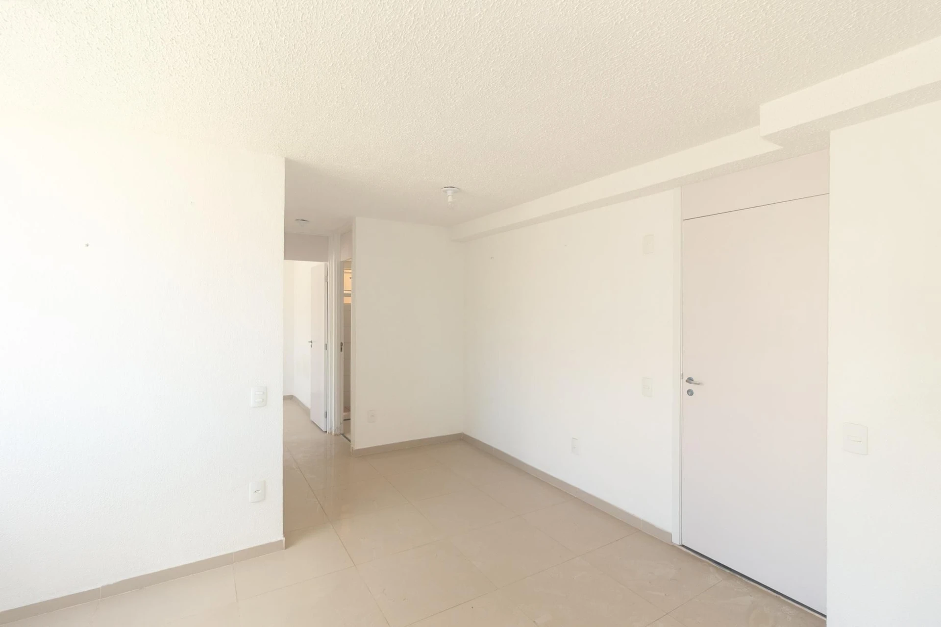 Apartamento com 2 quartos e piscina no condomínio — photo 34