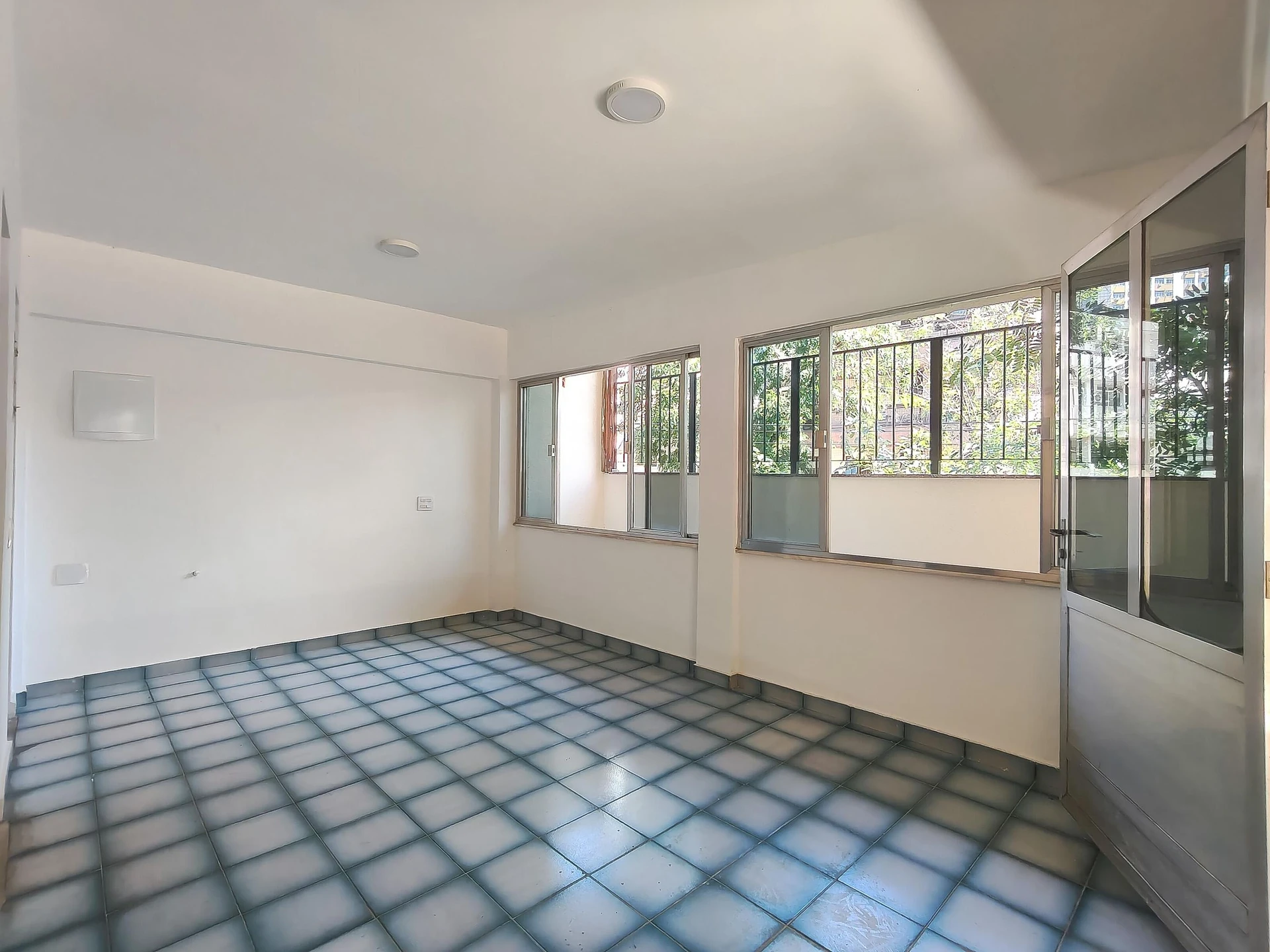 House for rent with 5 bedrooms and 8 bathrooms — photo 18