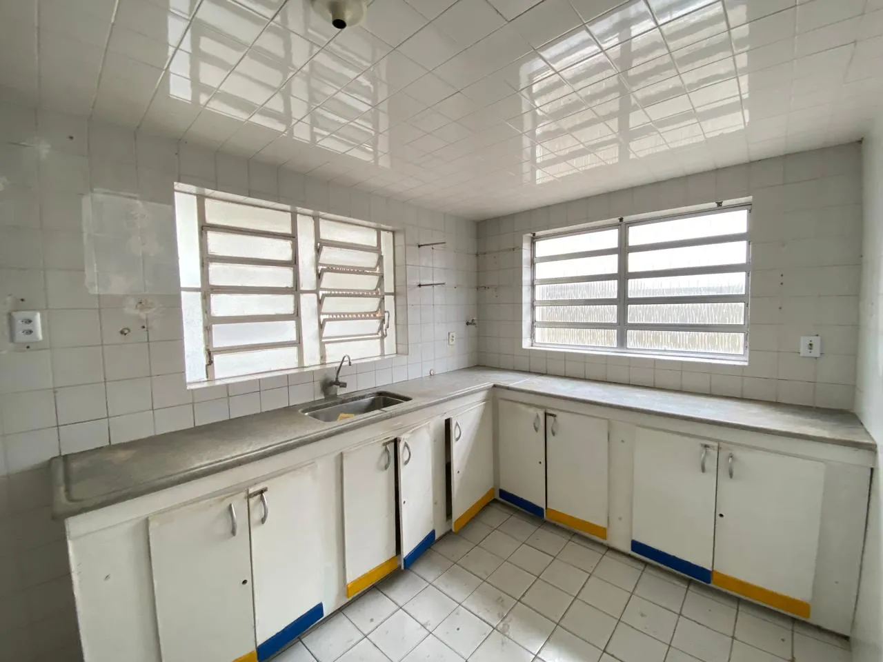 Unfurnished house with 5 bedrooms and 621 m² — photo 15