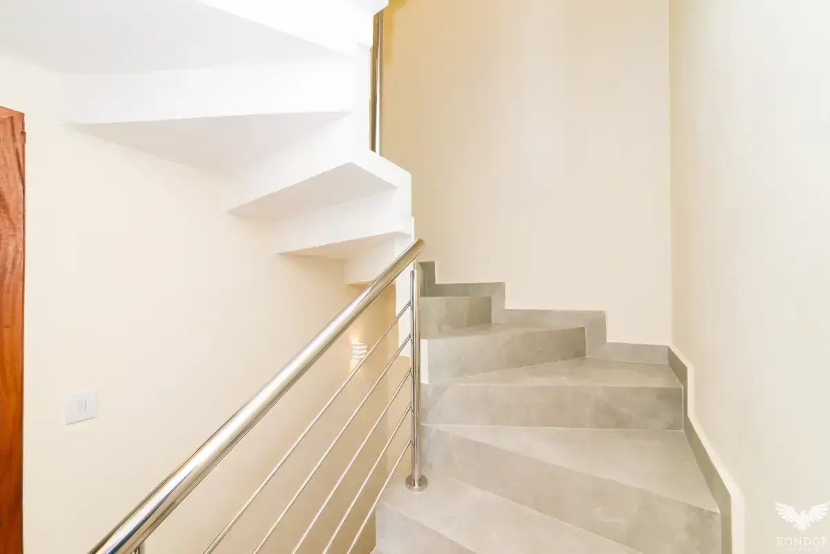 Two-story house with 230 m² and 3 bedrooms, 1 suite — photo 19