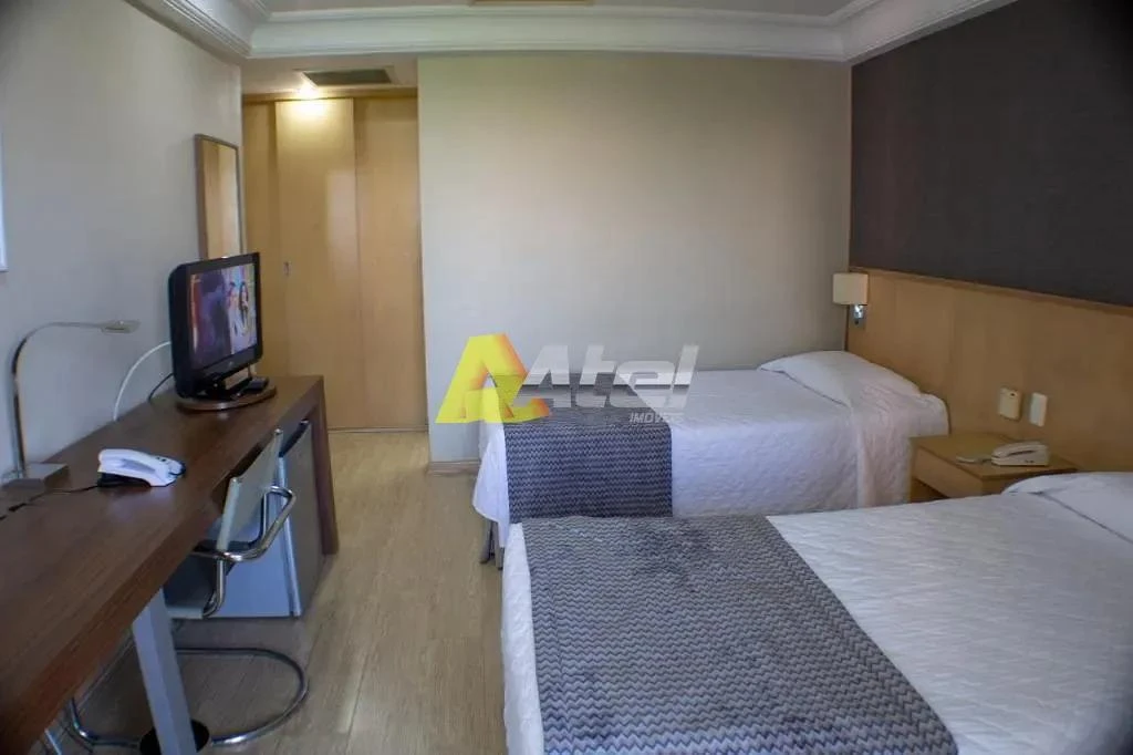 Unfurnished apartment with air conditioning and suite — photo 7