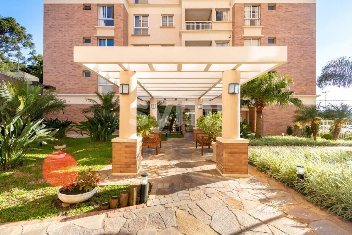 Balcony with a grill in a 3-bedroom apartment, 71 m² — photo 3