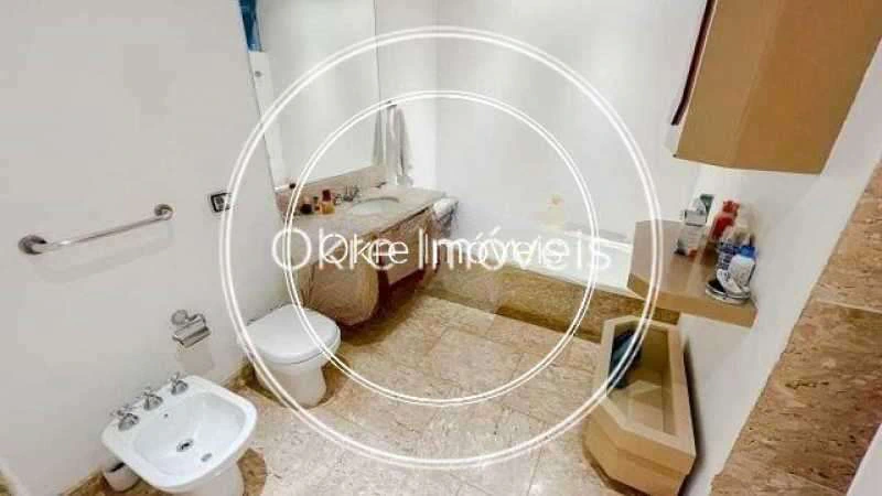 300 m² apartment with 4 bedrooms and 4 bathrooms — photo 4