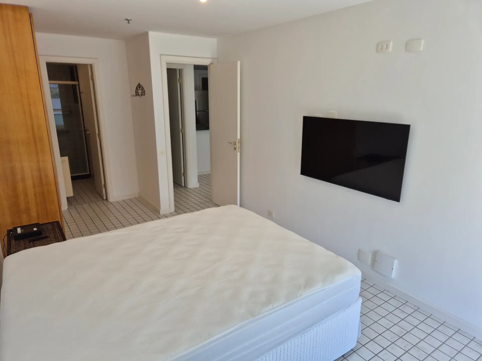Floor-to-ceiling windows in a one-bedroom apartment, 64 m² — photo 14