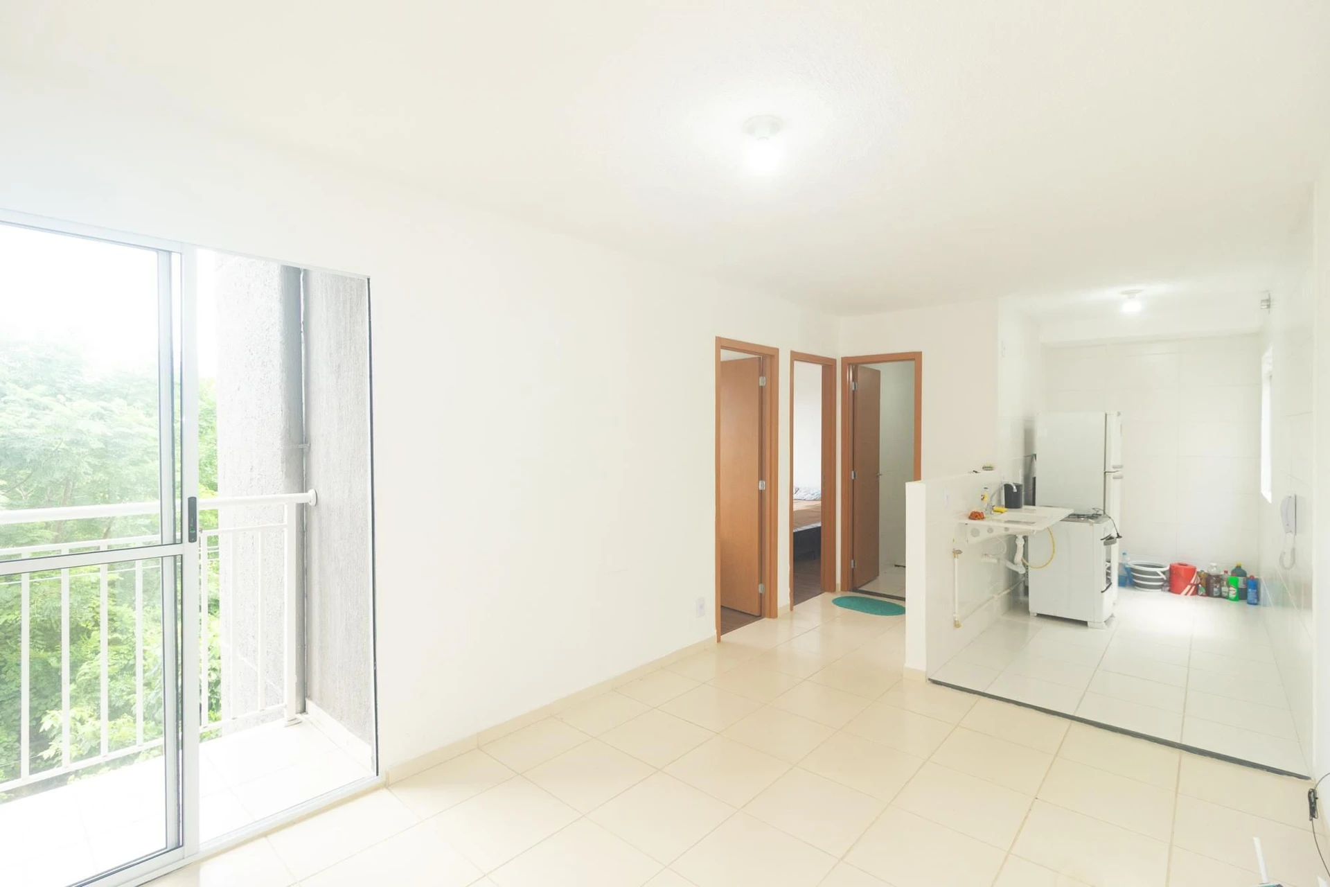 Furnished 2-bedroom apartment with a balcony