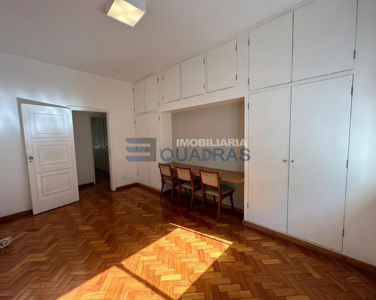 4-bedroom apartment with a home office in Rio de Janeiro — photo 31