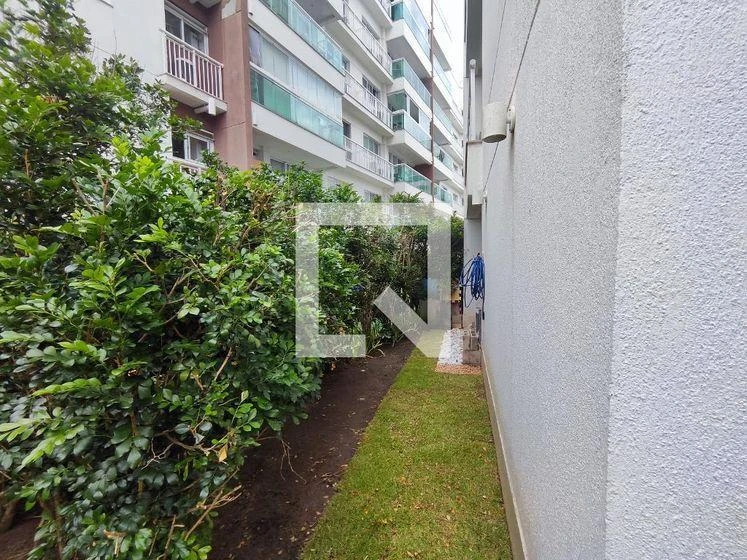2-bedroom apartment in a building with a gym — photo 30