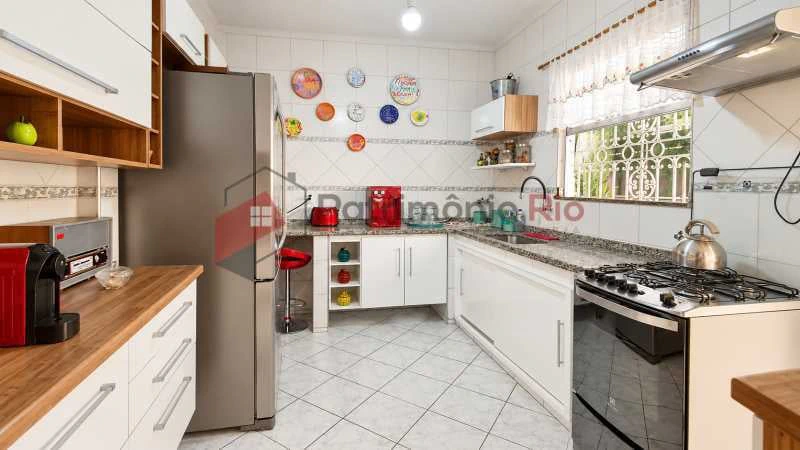221 m² house with a washing machine and a home office — photo 11