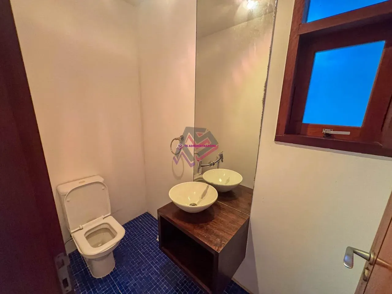 600 m² house with 4 bedrooms and a closed kitchen — photo 27
