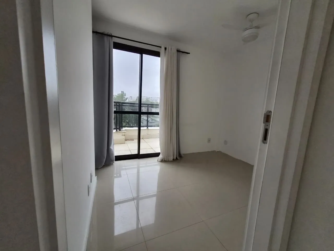 Apartment with 3 bedrooms and 3 bathrooms, balcony and terrace — photo 6