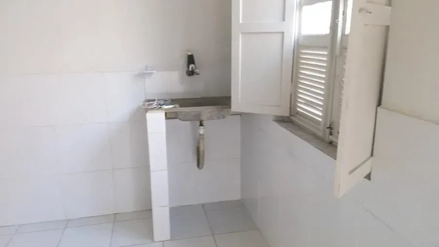 Apartamento de 1 quarto com cozinha compacta e 1 banheiro — photo 3