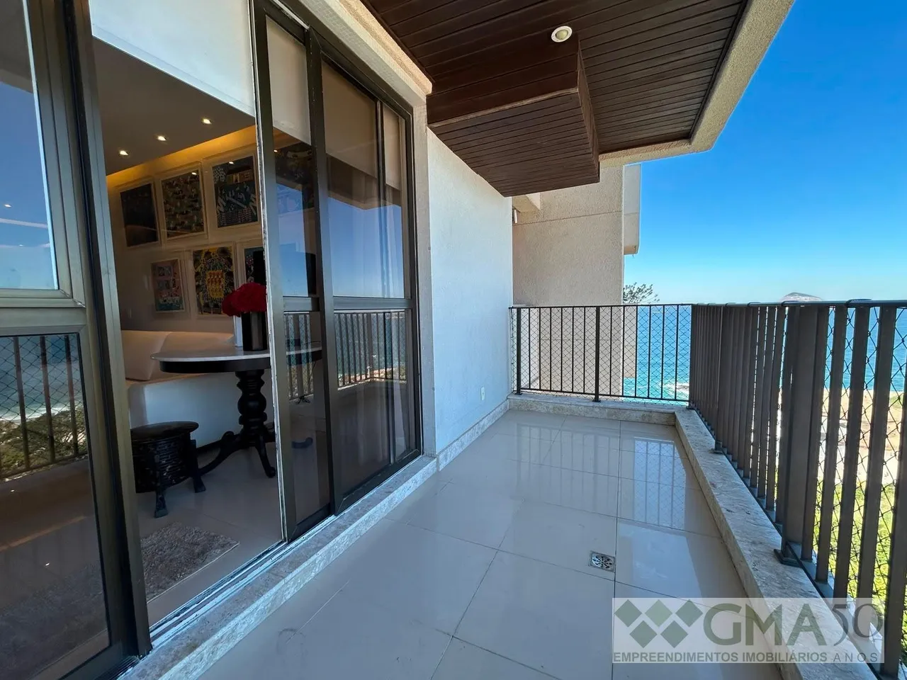 Furnished 1-bedroom apartment with open-plan kitchen — photo 11