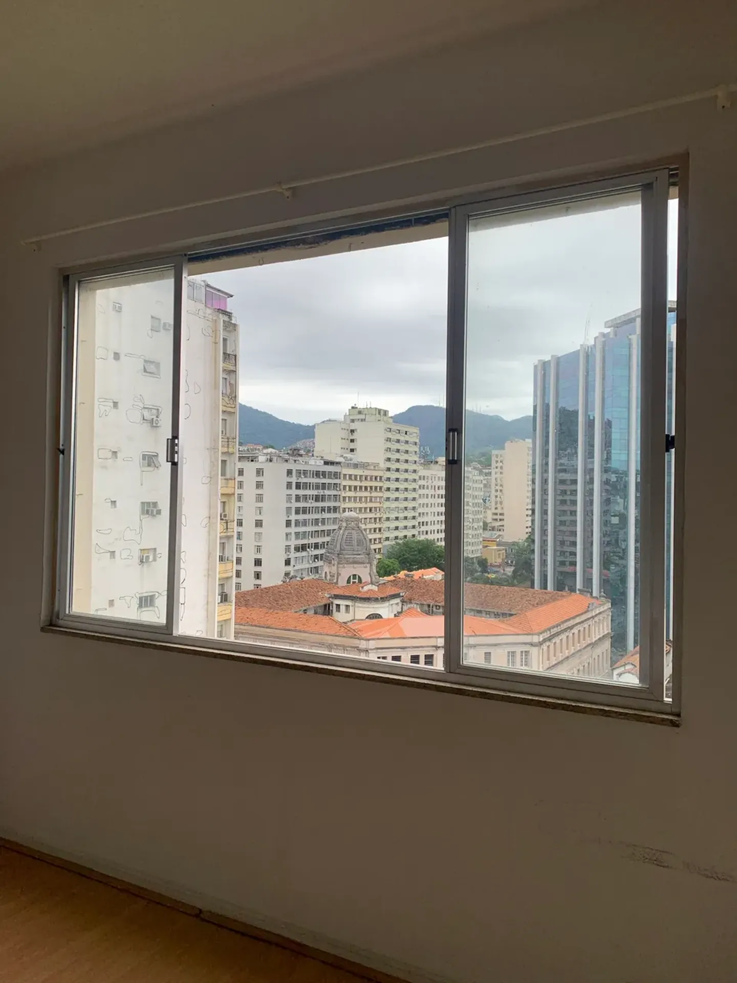 Monoambiente con piso de madera o laminado en Rio de Janeiro — photo 6