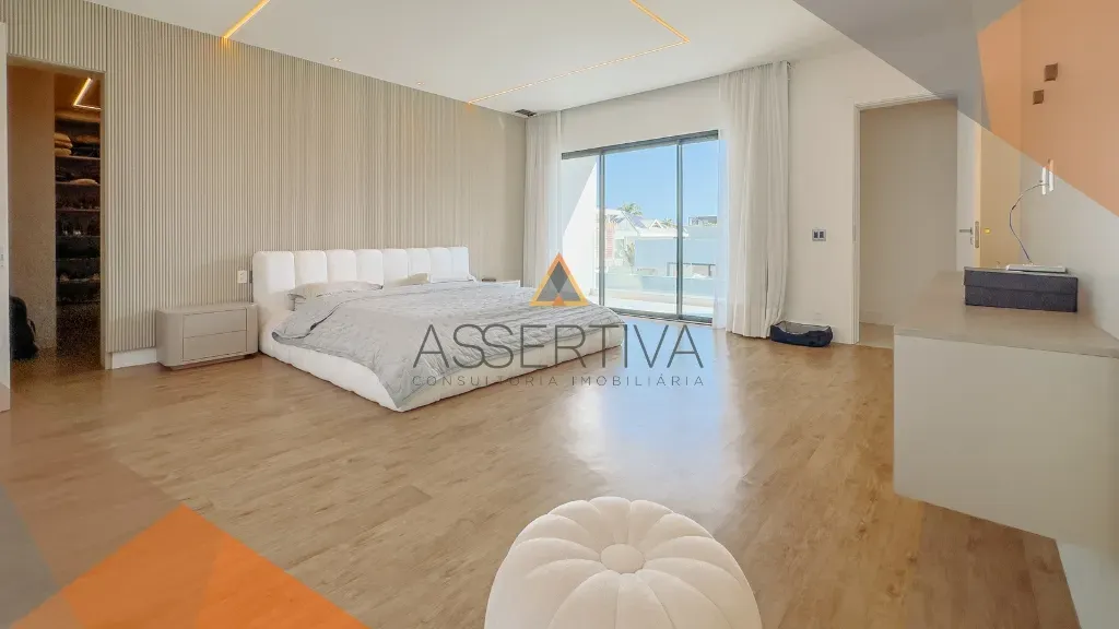 Furnished house with 5 en-suite bedrooms and integrated kitchen — photo 7