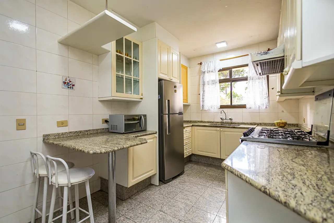 Apartamento de 334 m² com 4 quartos e cozinha a gás — photo 21