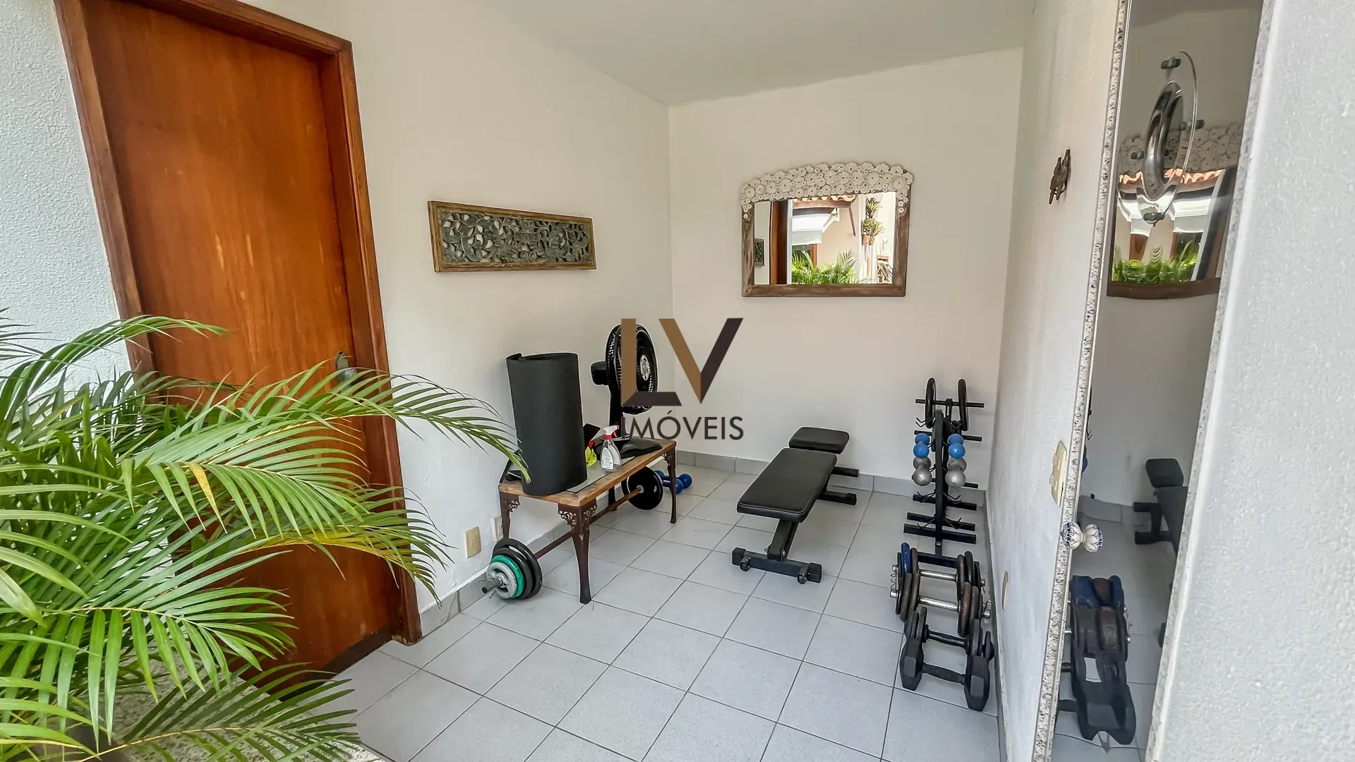 Furnished house with open-plan kitchen, 4 bedrooms and 5 baths — photo 17
