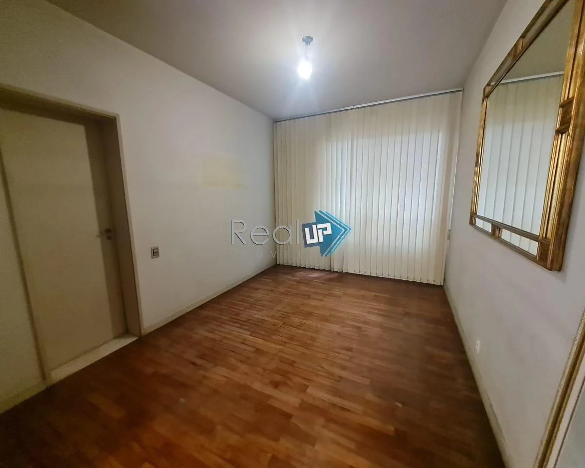 Apartment with 4 bedrooms and 5 bathrooms and 2 parking spaces — photo 4