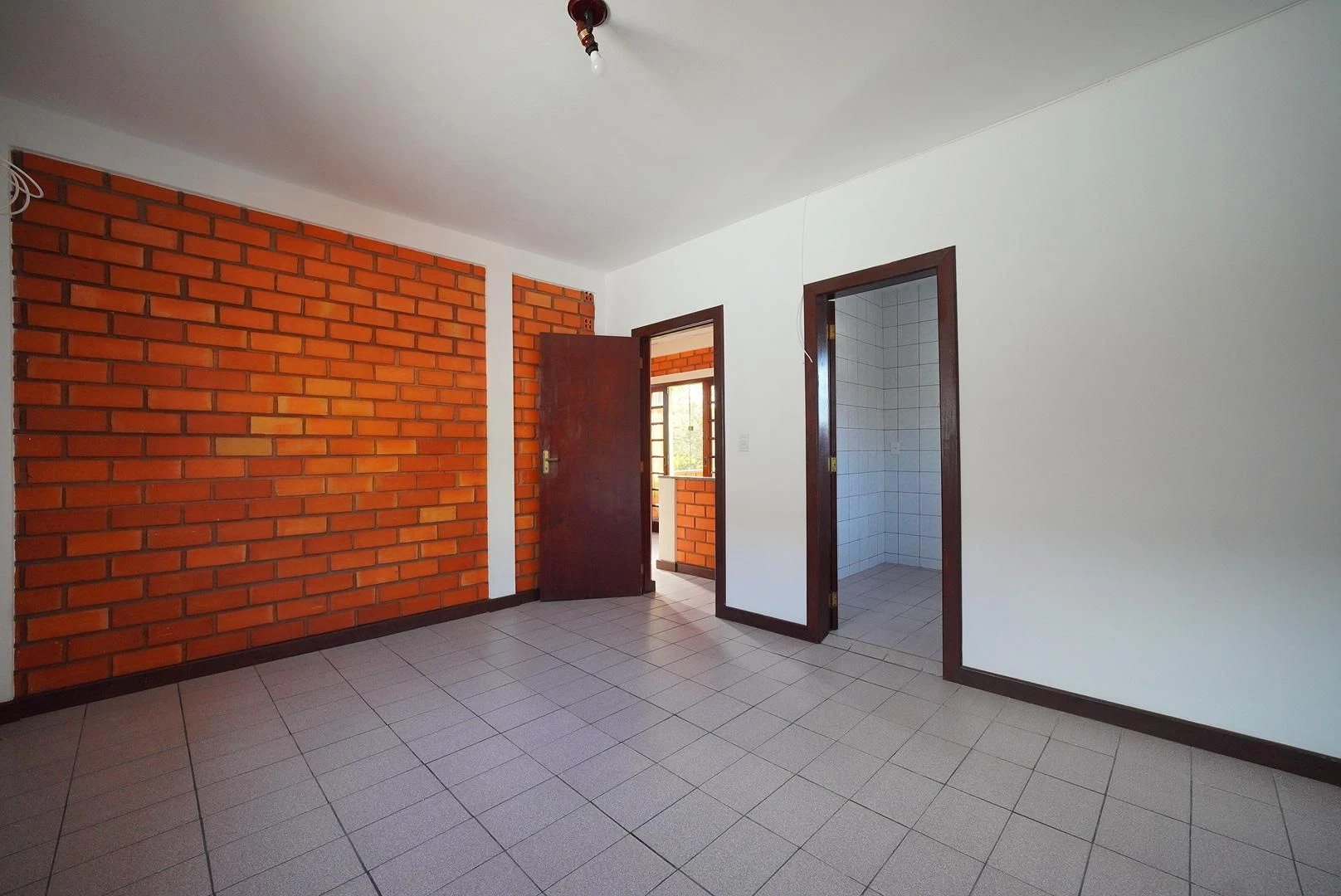4-bedroom house with a garden — photo 38