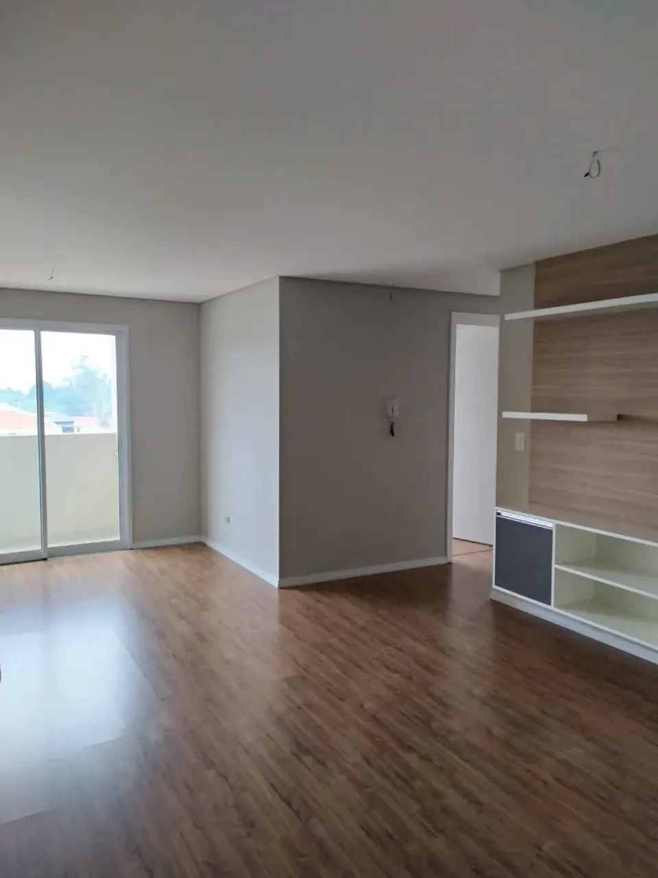 Apartamento de 3 dormitorios con 2 baños y balcón cerrado — photo 2