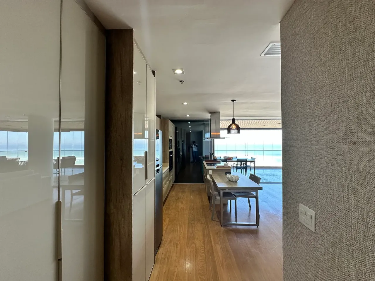 Furnished 1-bedroom apartment with 2 bathrooms and 2 parking — photo 11