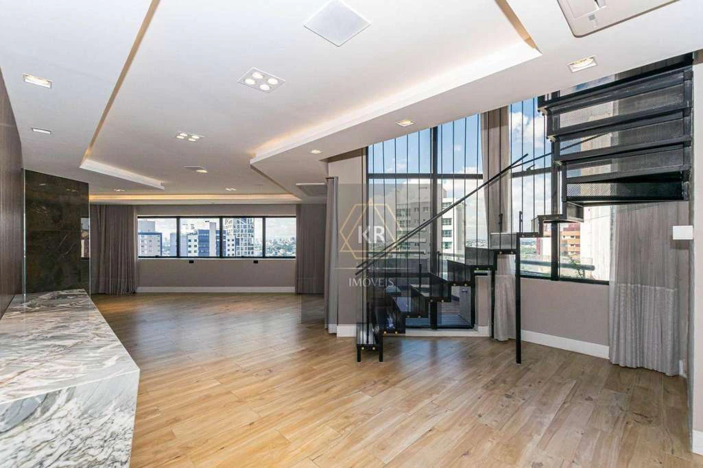272 m² apartment with 3 en-suite bedrooms and 4 parking