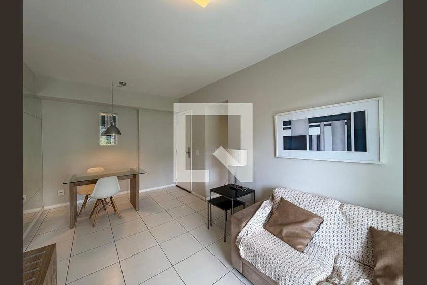 Furnished 2-bedroom apartment with an en-suite pair — photo 30
