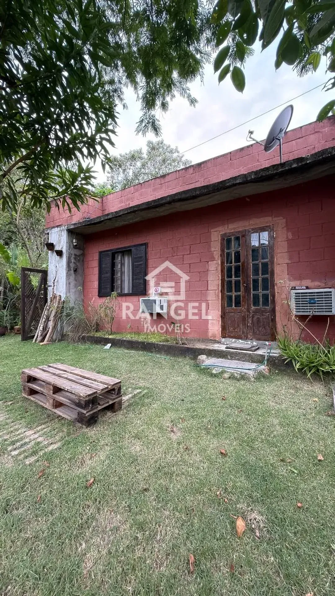 House with a balcony and private garden, 2500 m² — photo 22