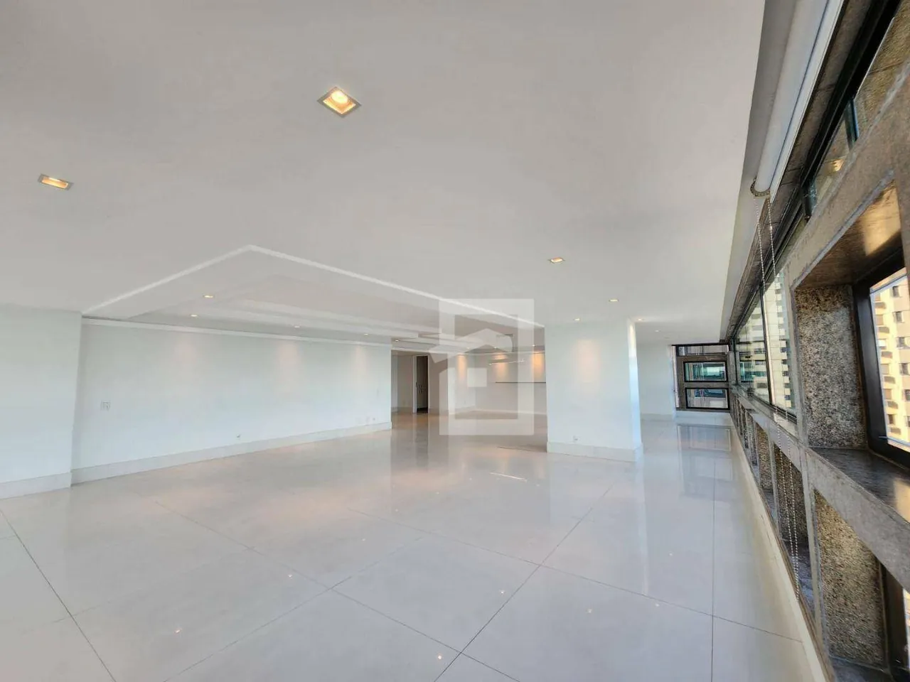4-bedroom apartment with 315 m² and 5 bathrooms — photo 15