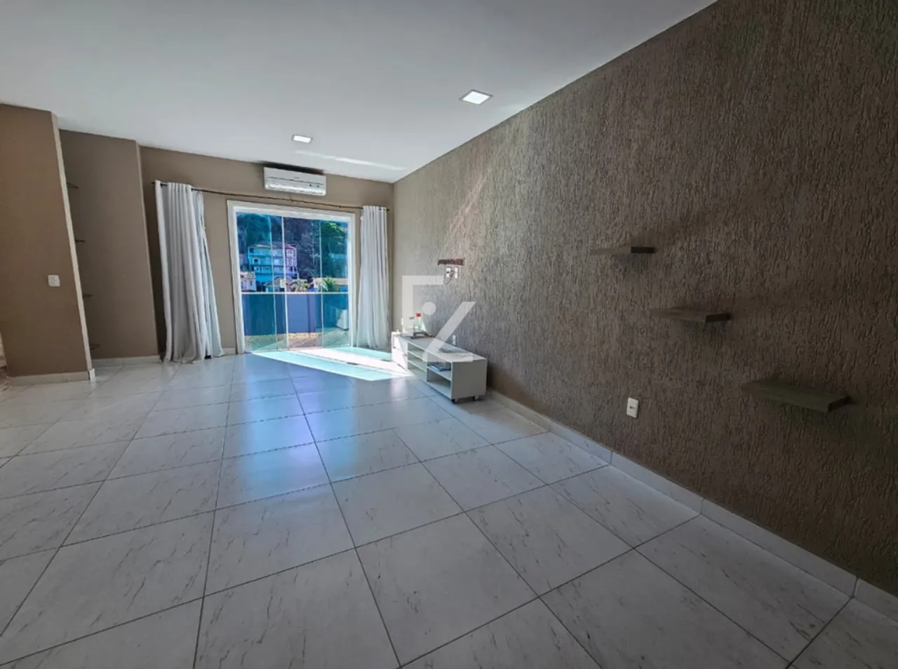 House with 5 bedrooms and mountain views — photo 19