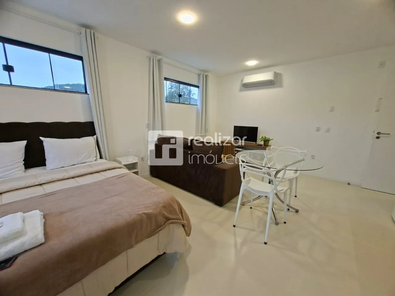 Furnished 30 m² studio with private garden