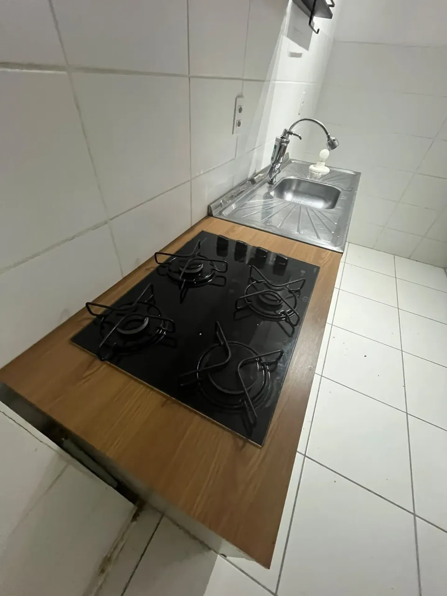 2-bedroom apartment in a building with a gym — photo 2