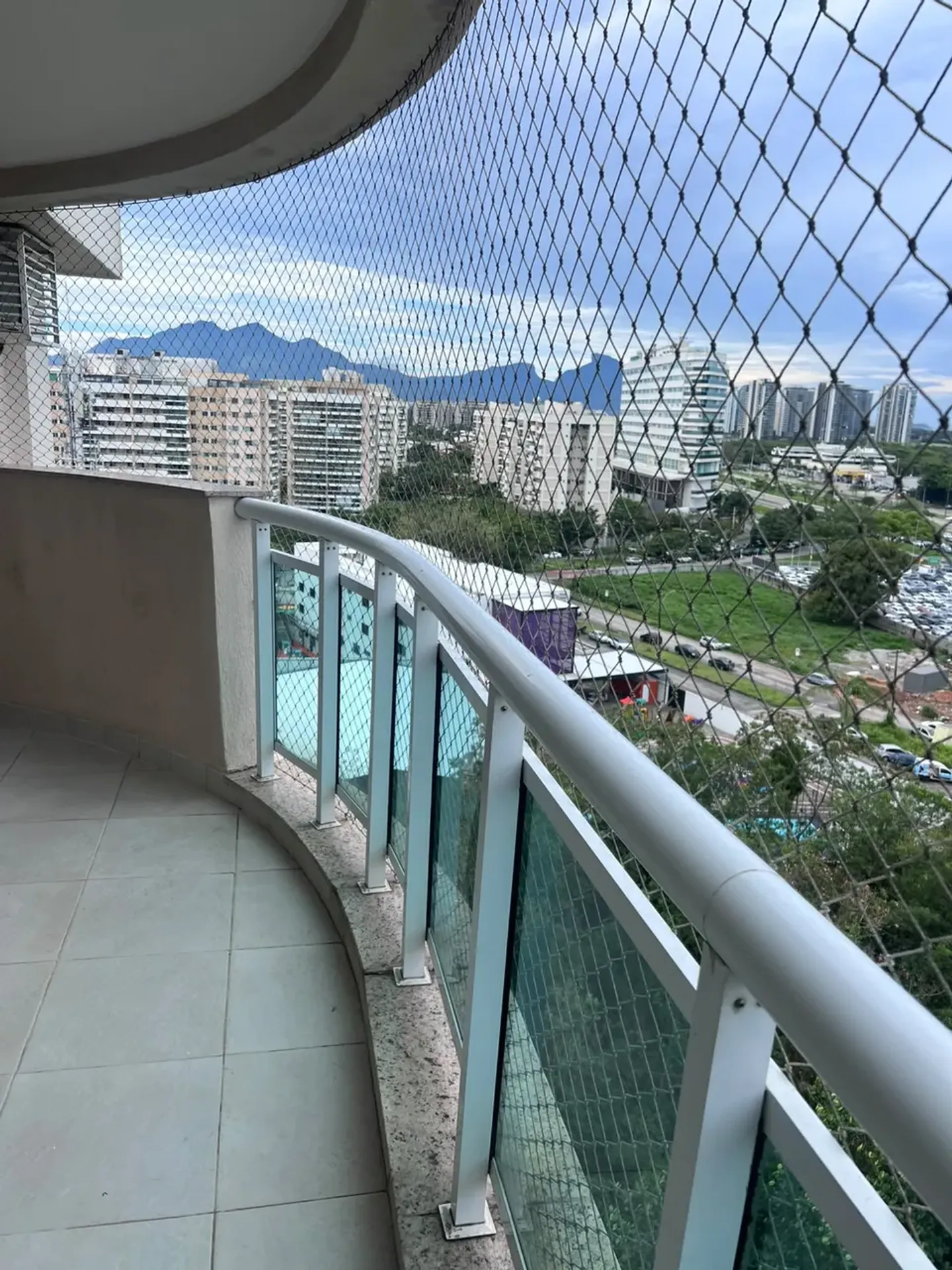 Apartment on the 10th floor with a grill on the balcony — photo 69