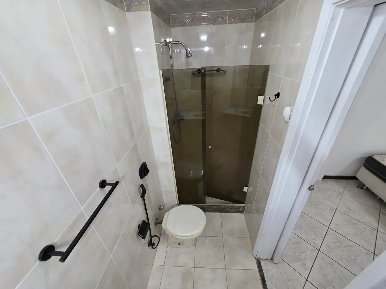 3-bedroom apartment, 1 with its own bathroom, 127 m² — photo 21