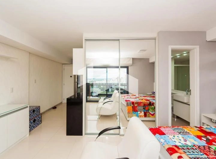 Furnished 34 m² studio with parking and open-plan kitchen — photo 6